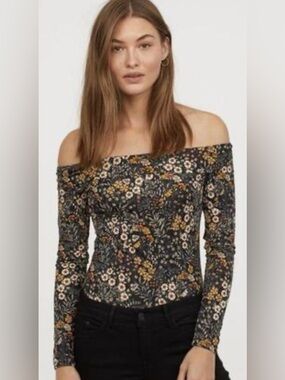 H&M Off-Shoulder Long Sleeve Floral Top